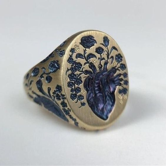 Anillo vintage de oro de flores azules